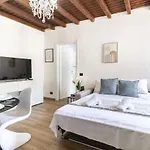 Tower Downtown Borghi Appartement Como