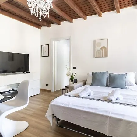 Tower Downtown Borghi Appartement Como