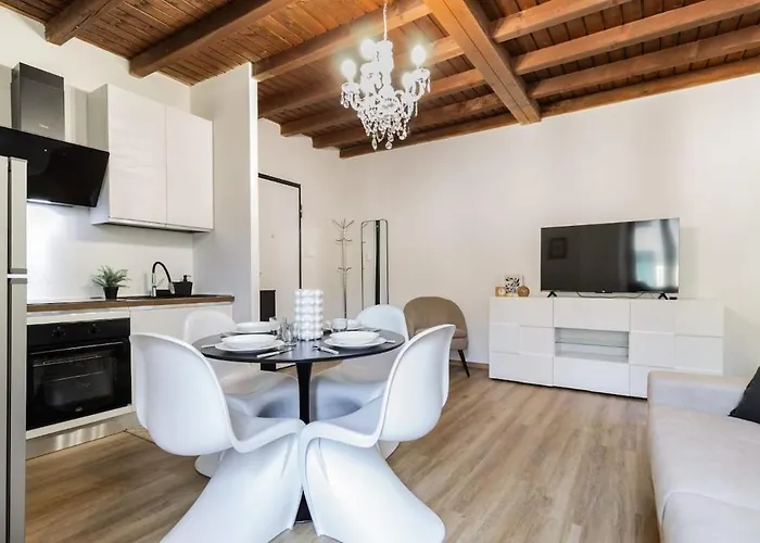 Tower Downtown Borghi *