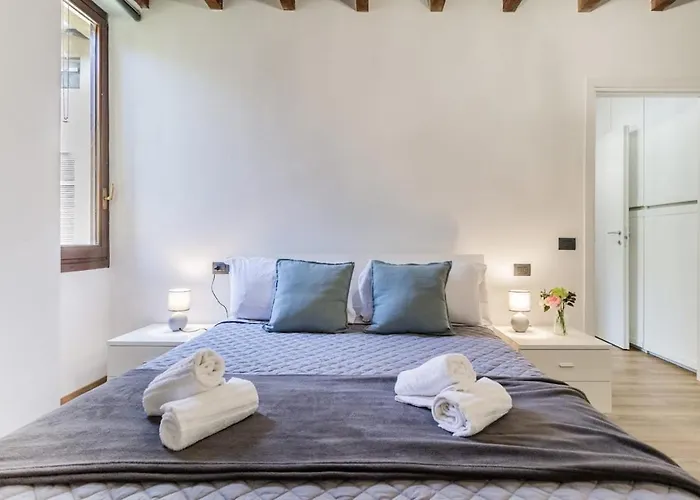 Apartment Tower Downtown Borghi *