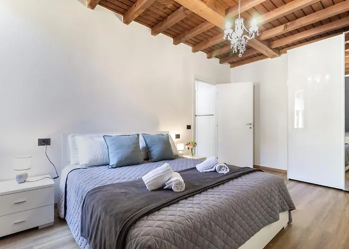 Tower Downtown Borghi Apartment